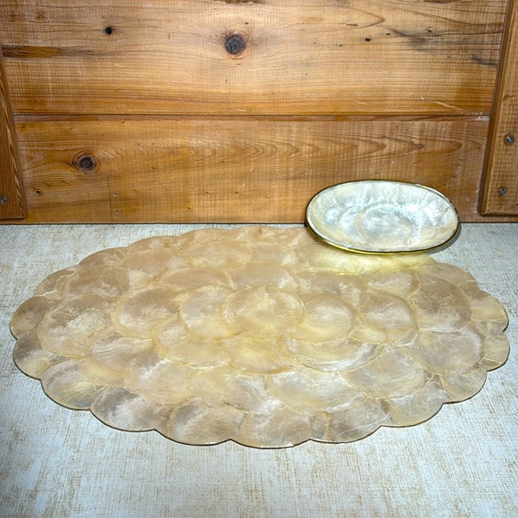 Vintage "Shell-Craft" Capiz Shell Placemat (1) and Capiz Shell Dish - Picture 3 of 17